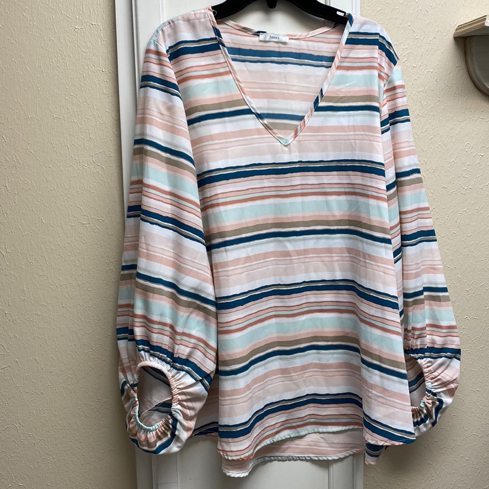 Striped puff-sleeve blouse